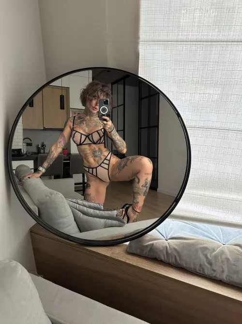 Who needs to be send nudes to rn? by stephanypaulina