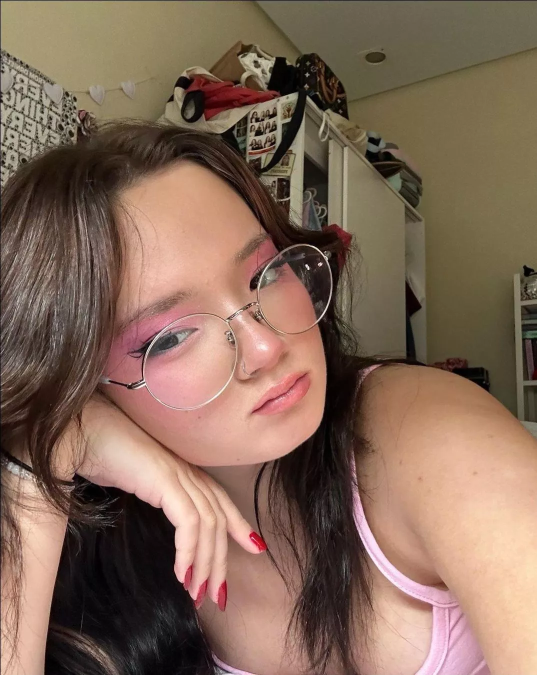 Am I feminine enough? posted by Isabeli08