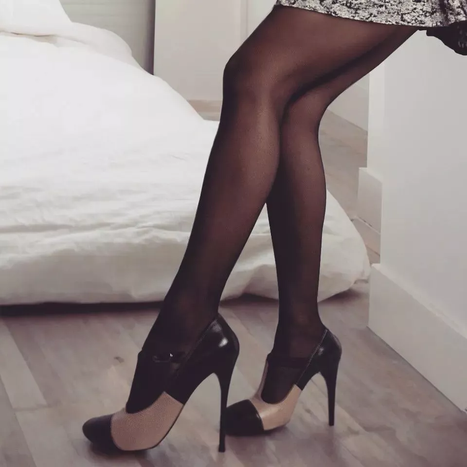 Black and creamy white ♣️ posted by mirakrass