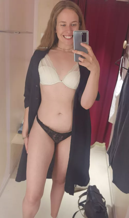 Changing room pic [F] by naturalgirl_mel