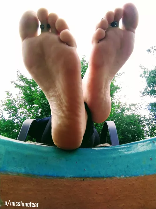 Count the wrinkles by prettyfeetraven