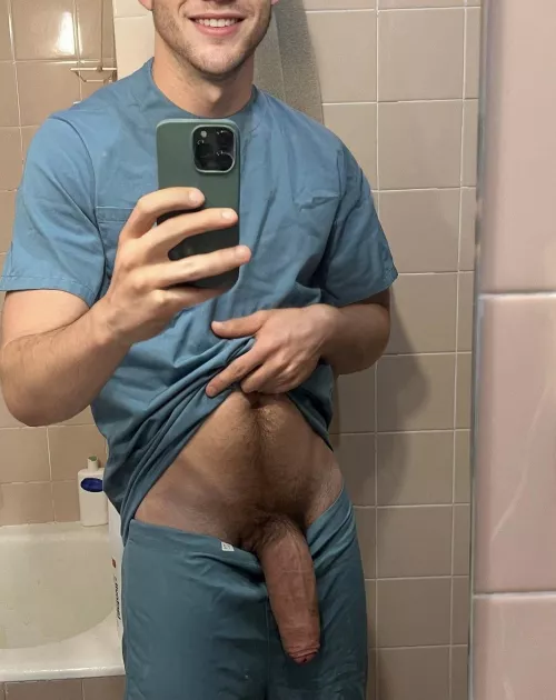 Easy to smile with a big fat dong. by Makkoo12