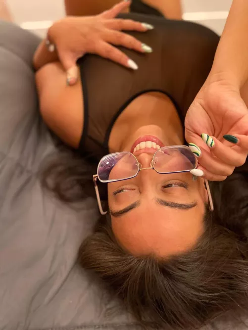 Enjoy my beautiful smile by Nellaavi