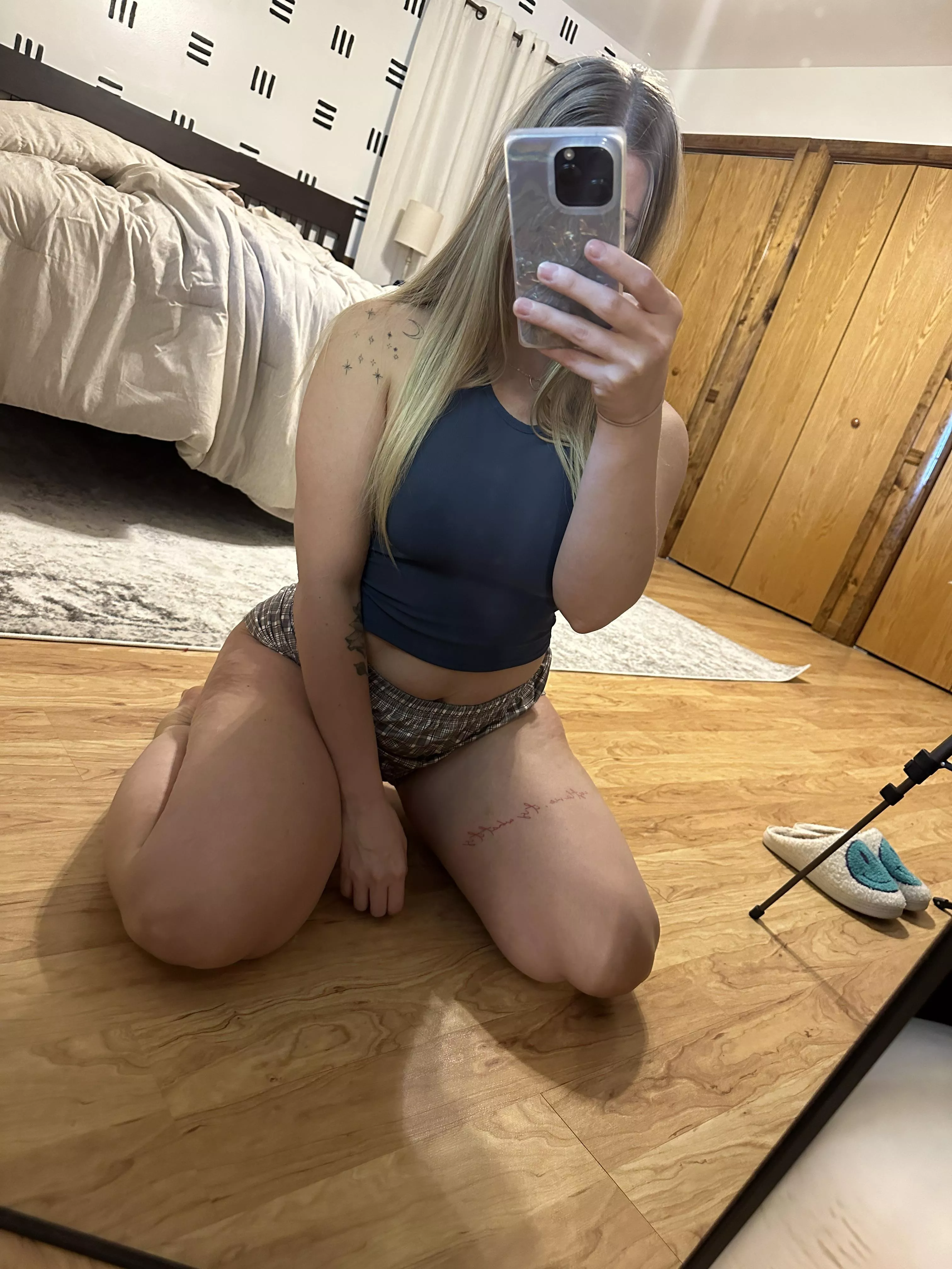 Happy Friday 😘😘 posted by chloeeelisexoo