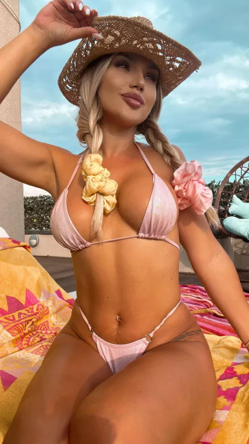 I want to have sex in the pool by TheLearnedSuccess