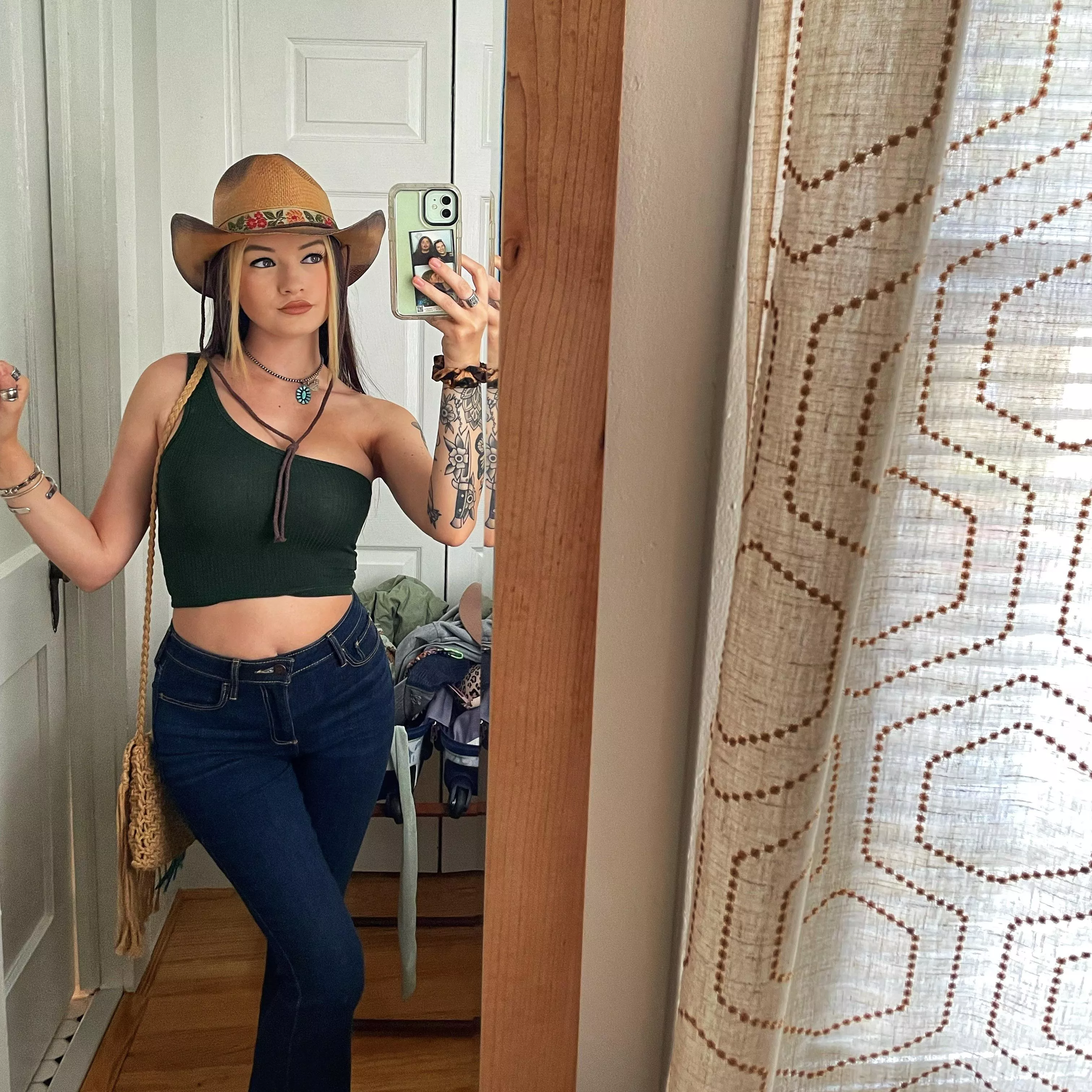 My crop top posted by Greenpoisonenvy