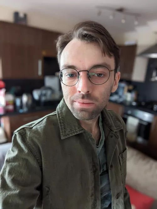 New haircut, new jacket, same old smirk 😉 by ElicusMetalmind