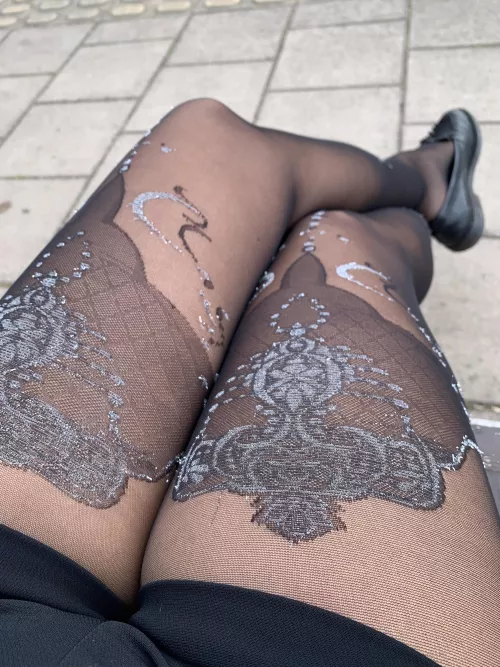 Office trouble: waiting for the uber.. what do we think of this pattern? by Dee-the-tease