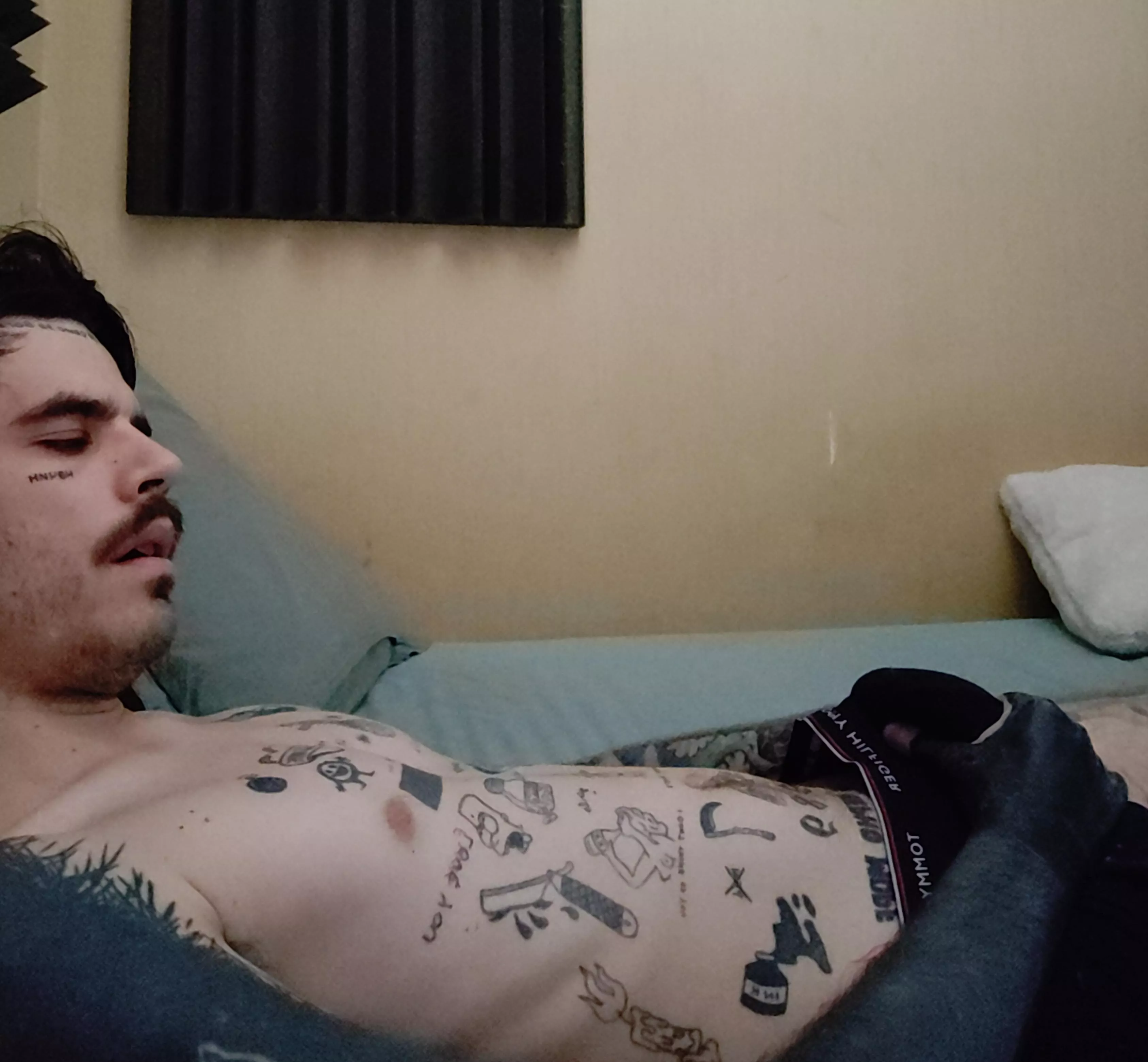 Woke up horny, anyone can help ? posted by LewisFire