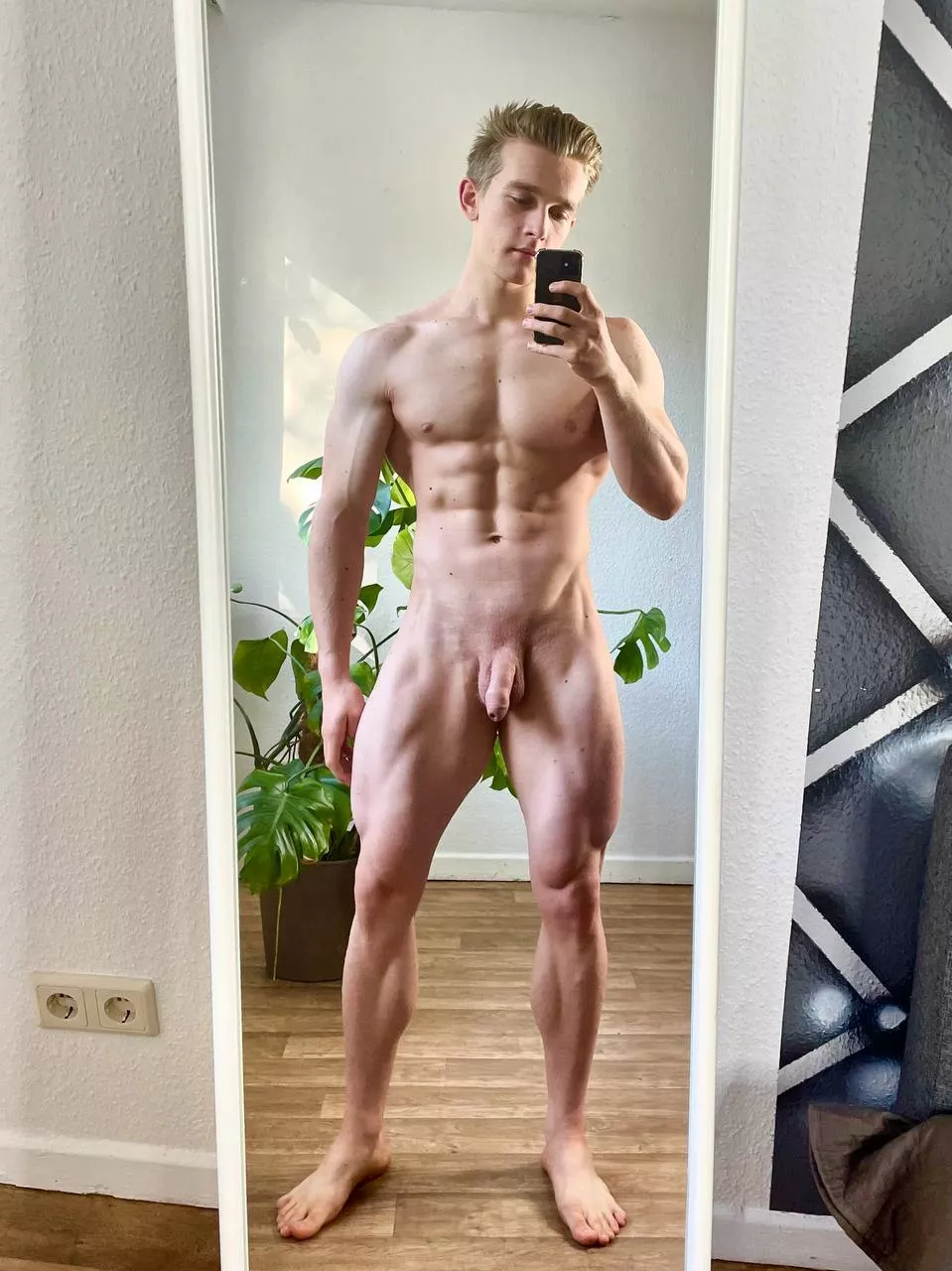 Would you come over if we were neighbours? (19y.o) posted by HornPeach