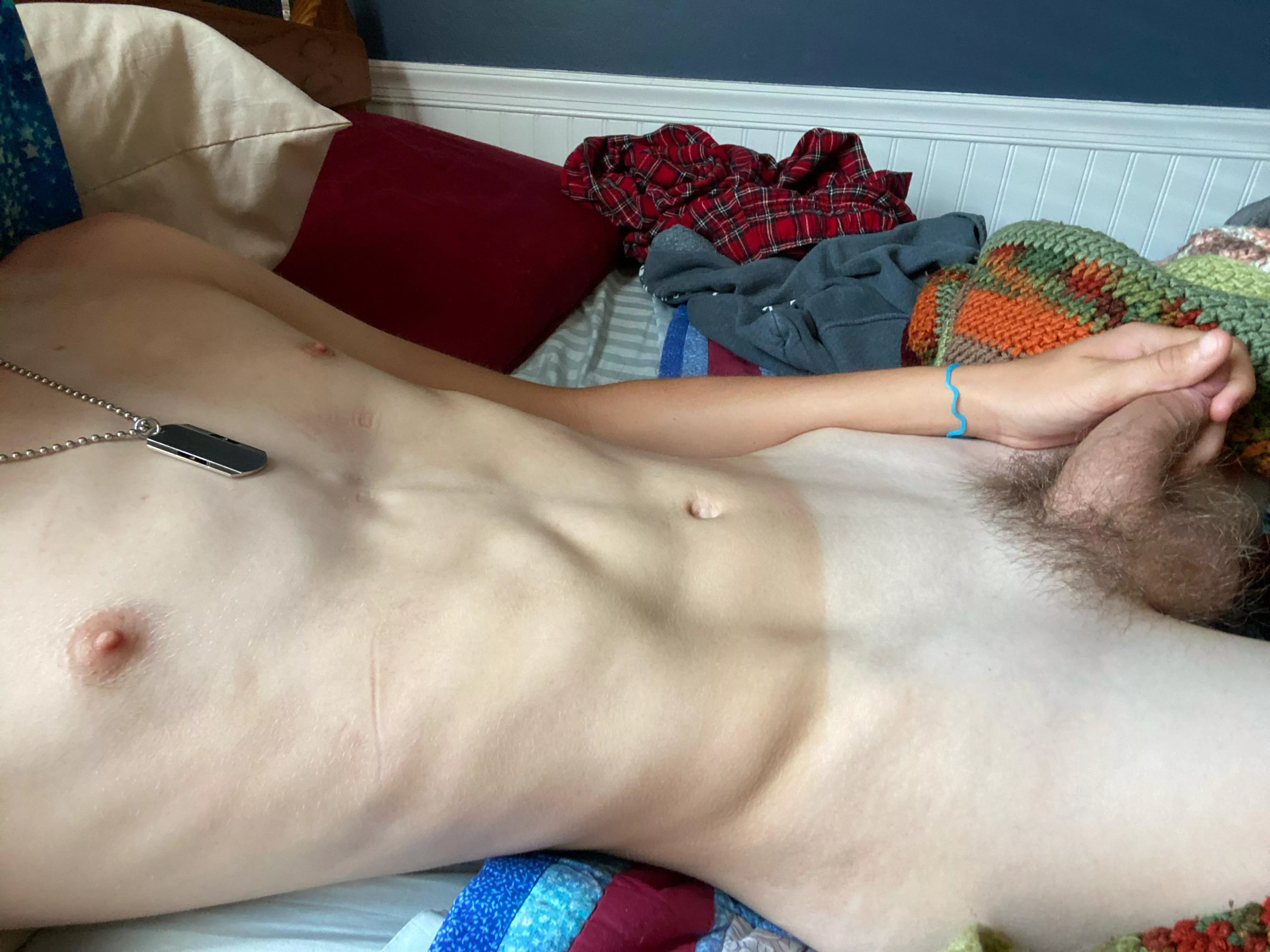 18 m USA hmu if ur fit with a pic posted by SmallObjective4302