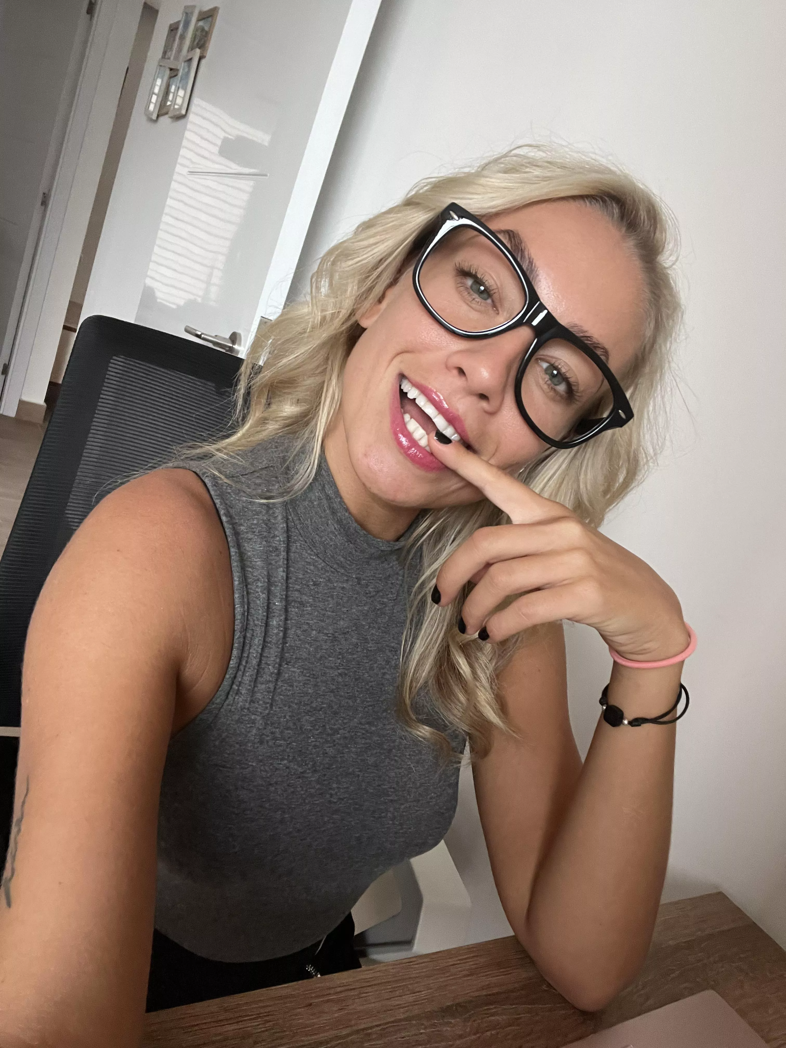 37F teacher, 2 kids, am i smash or pass posted by amysweetlove