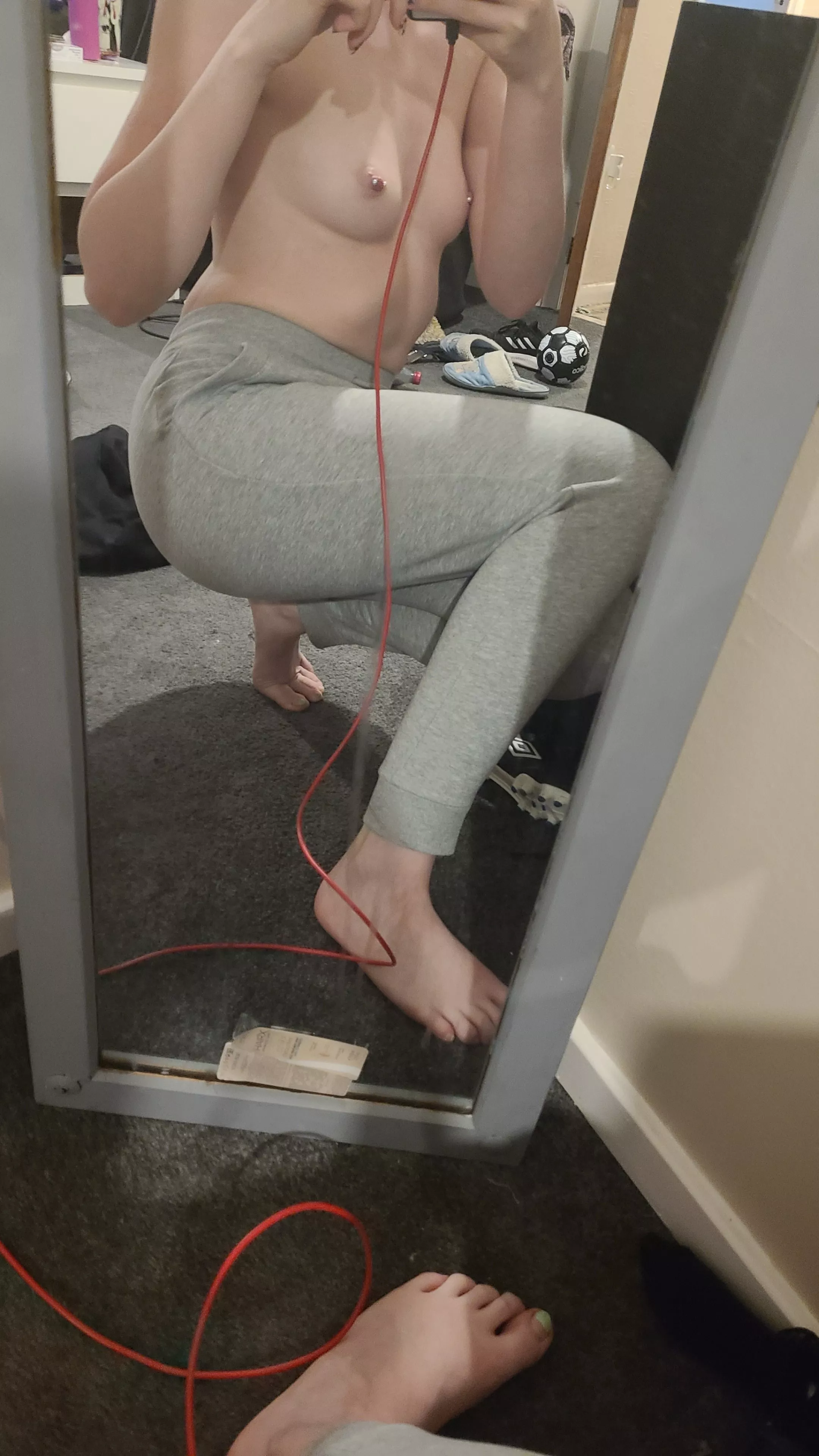 Come have some fun on this Sunday 😜😈 (link to OF in comments 😉) posted by NeveAlex