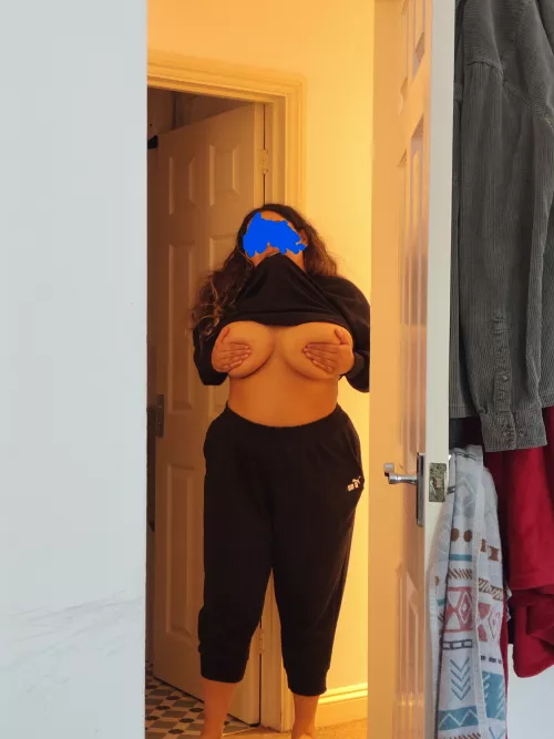 [F] Standing in the corridor fresh out of the shower ready to be pounded by devsandthecity69