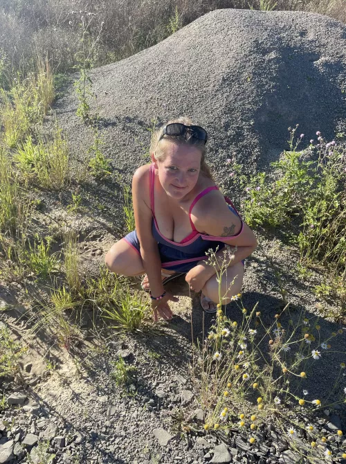 fuck me on a hike, y or n? by Gio_vanm