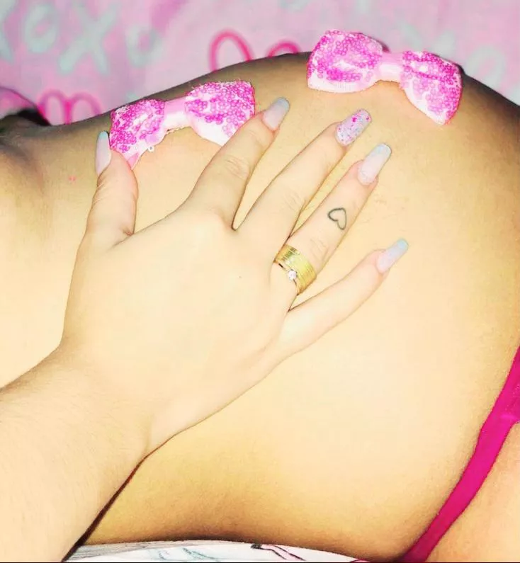 good night it's female posted by alissa-Picture830