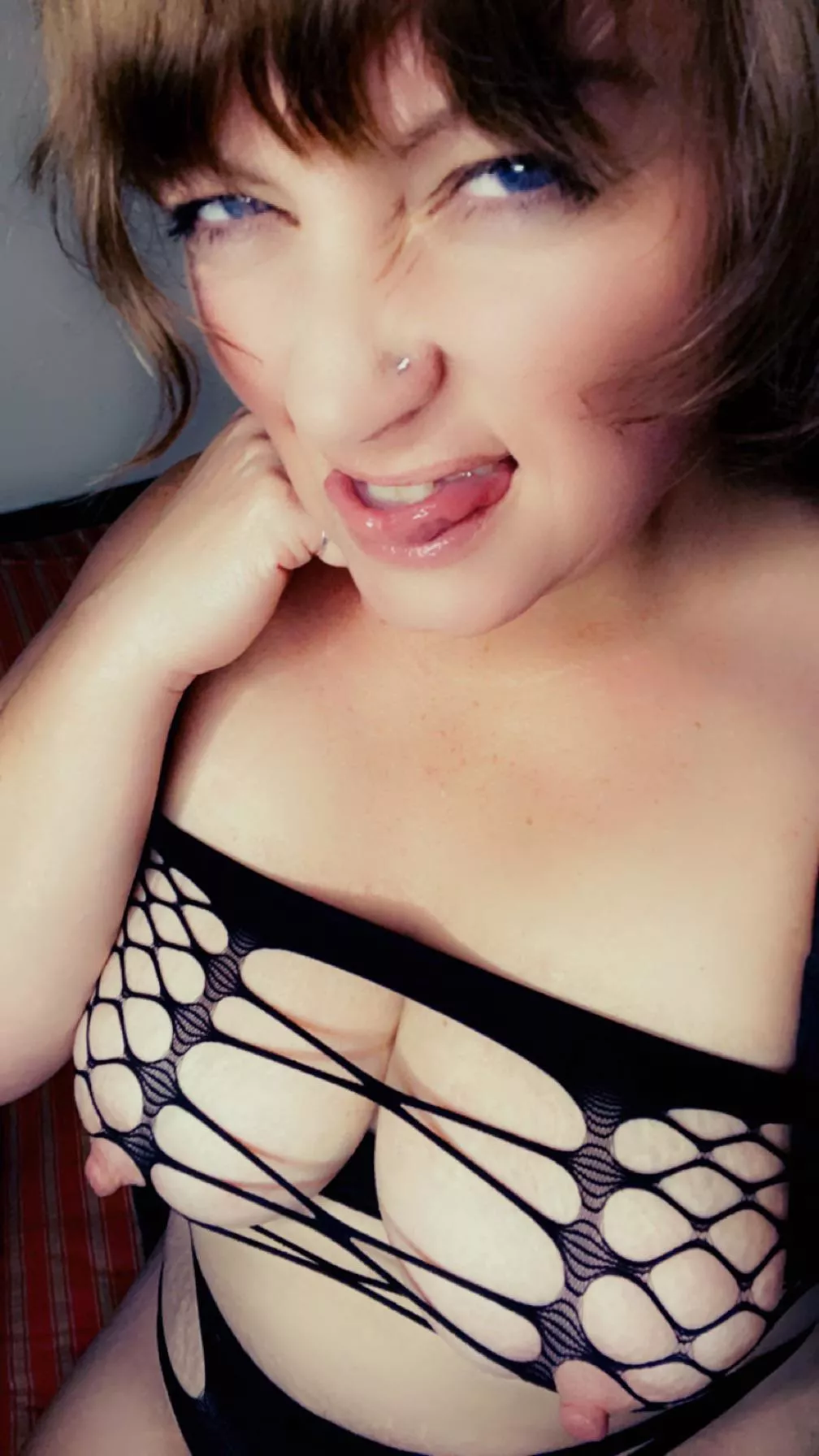 Horny mil(f) wet and ready posted by Old_Paramedic4026