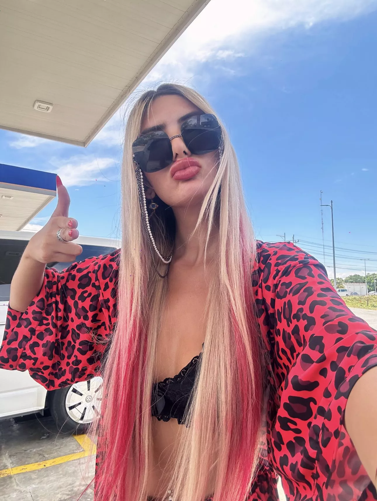 Hot posted by bimbol0ver