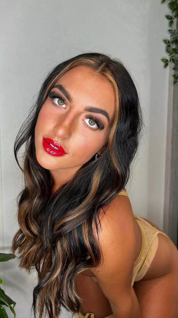 I love staring whilst giving head posted by tinypancakez