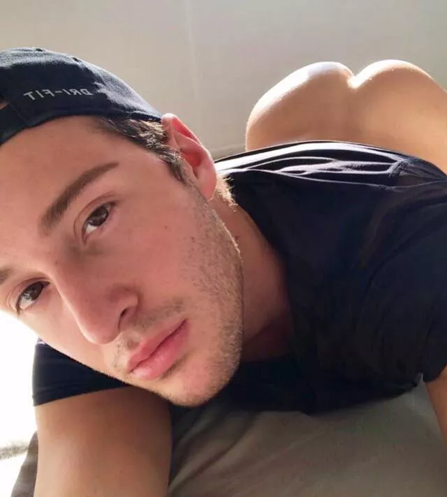 Just peachy 🍑 posted by dantesinfernho