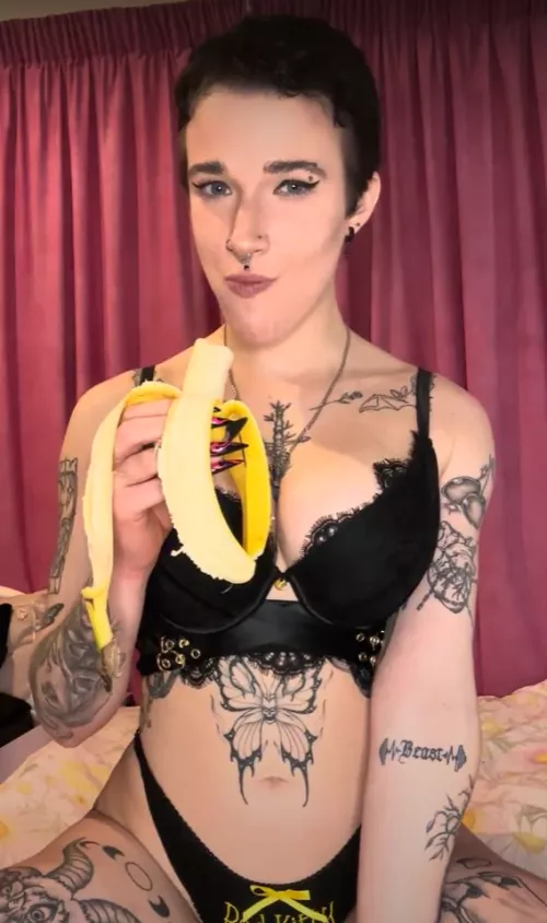 Say hi, I don’t bite - or do I? ;) by petlover824