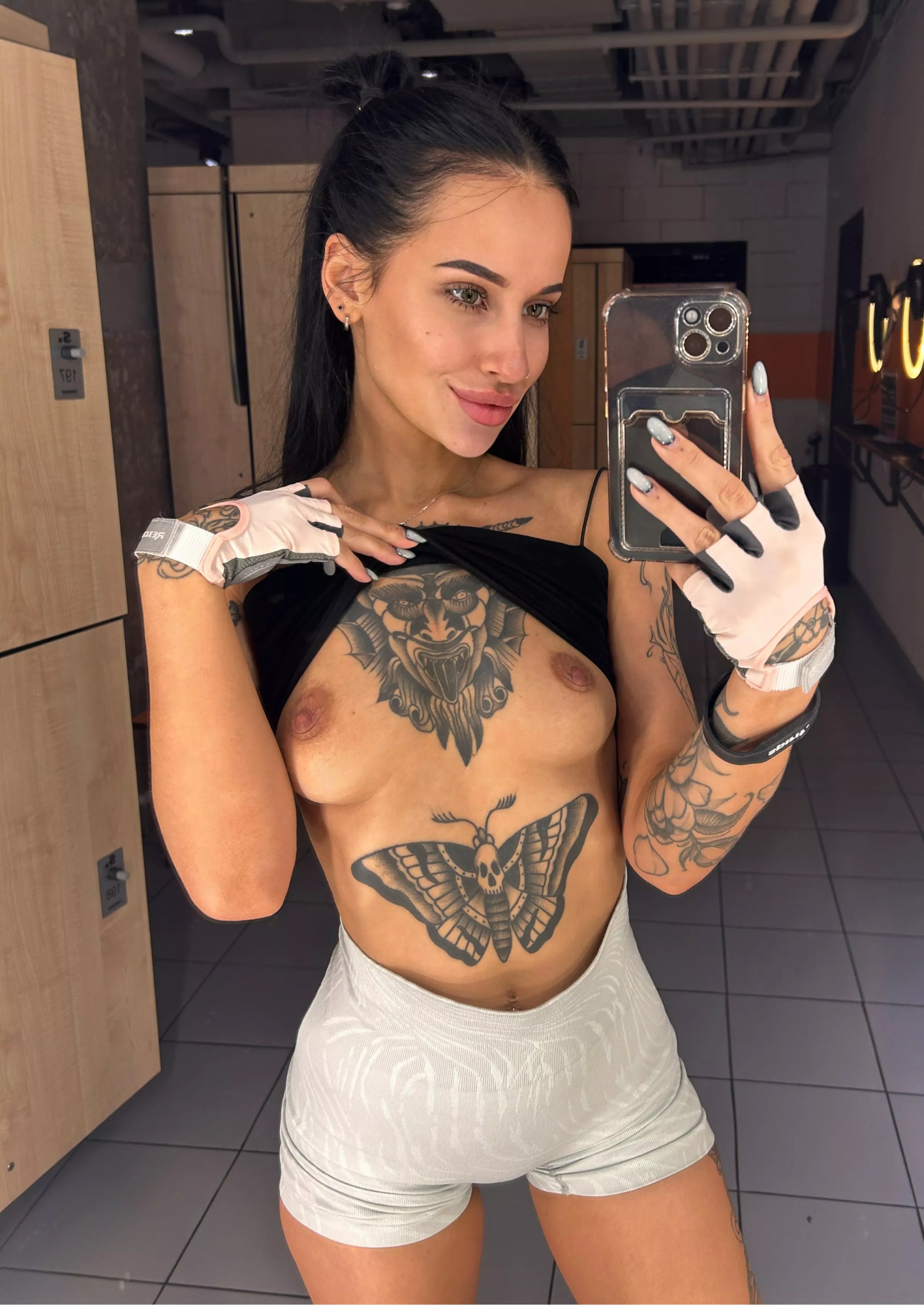 This brunette has the best tits 😉 posted by oblonsapshs