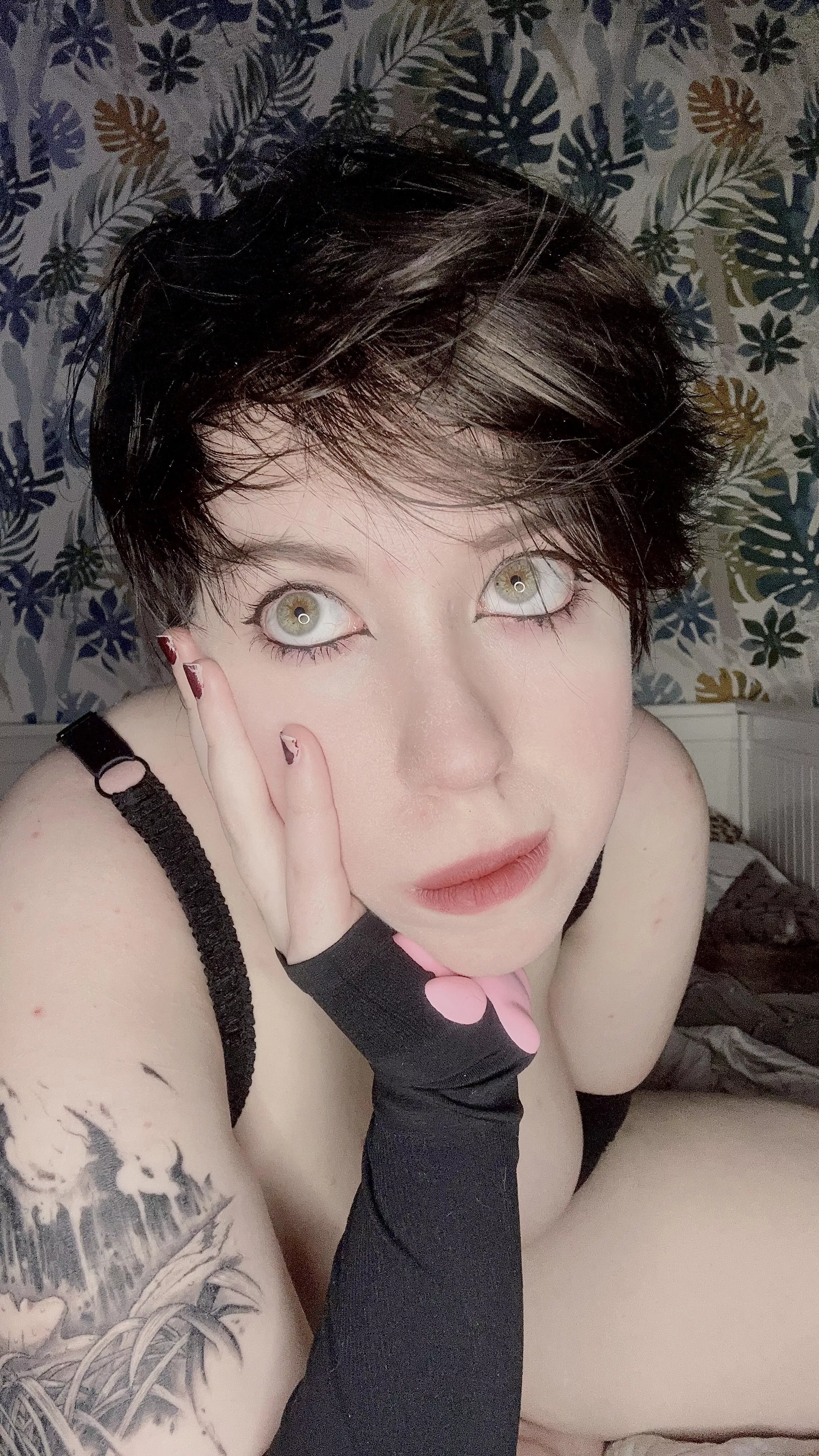 white cum suits my raven hair posted by RoboXIsLoX