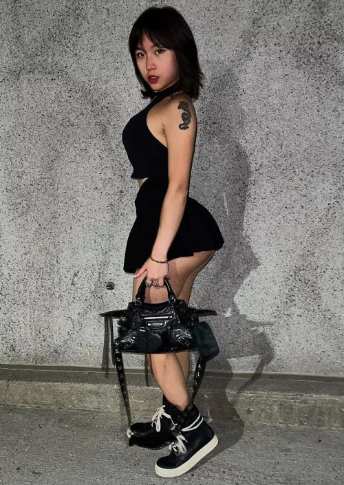 wondering whose cock will i be riding tonight by cato-queen