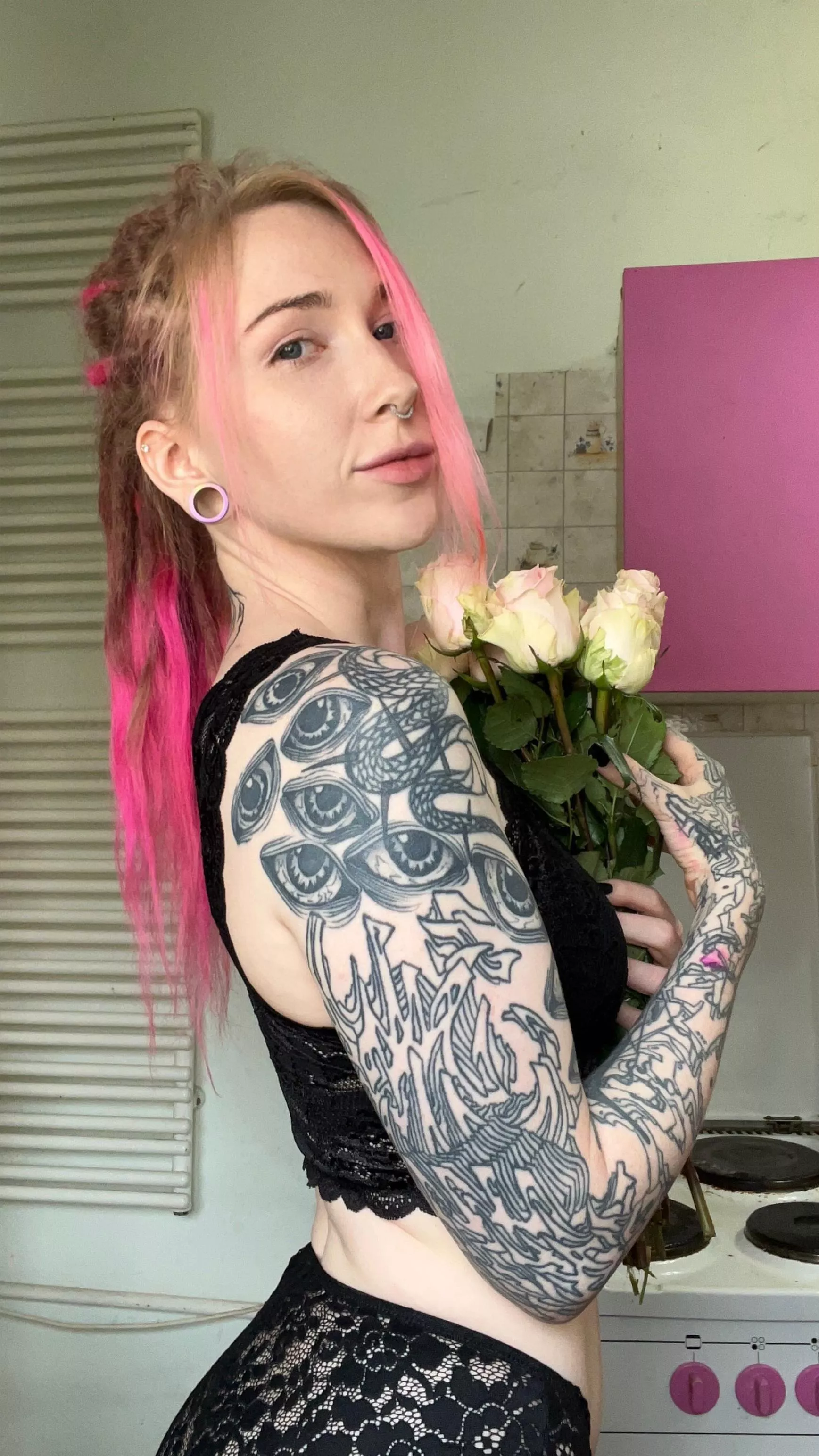 would u jerk off to my nudes if i send you some ? posted by Kizsler