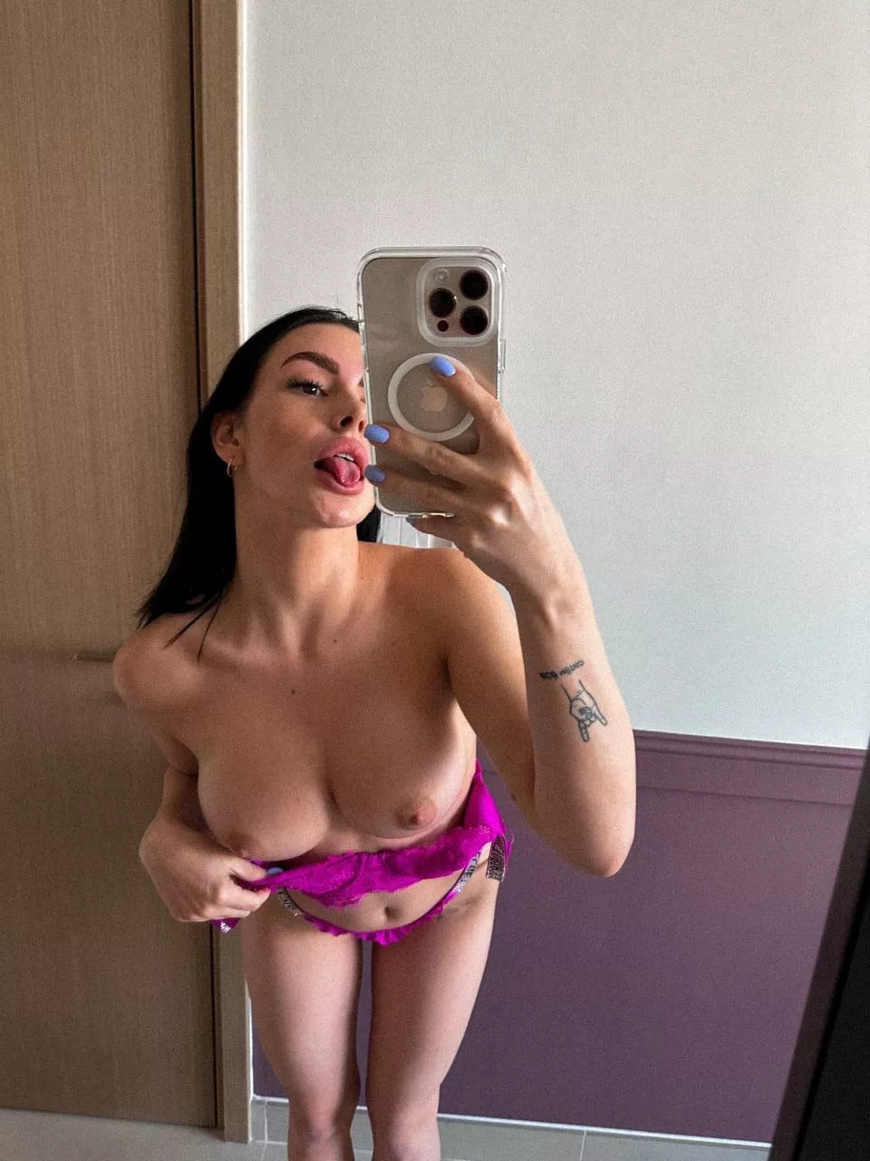 Would you jerk off to this picture posted by raternam