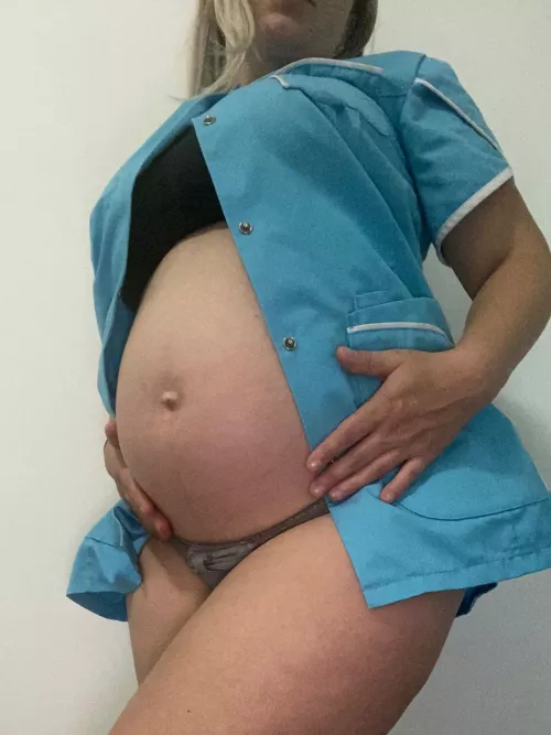 Would you like pregnant nudes when I send you one from my nursing job? by brandicandy01