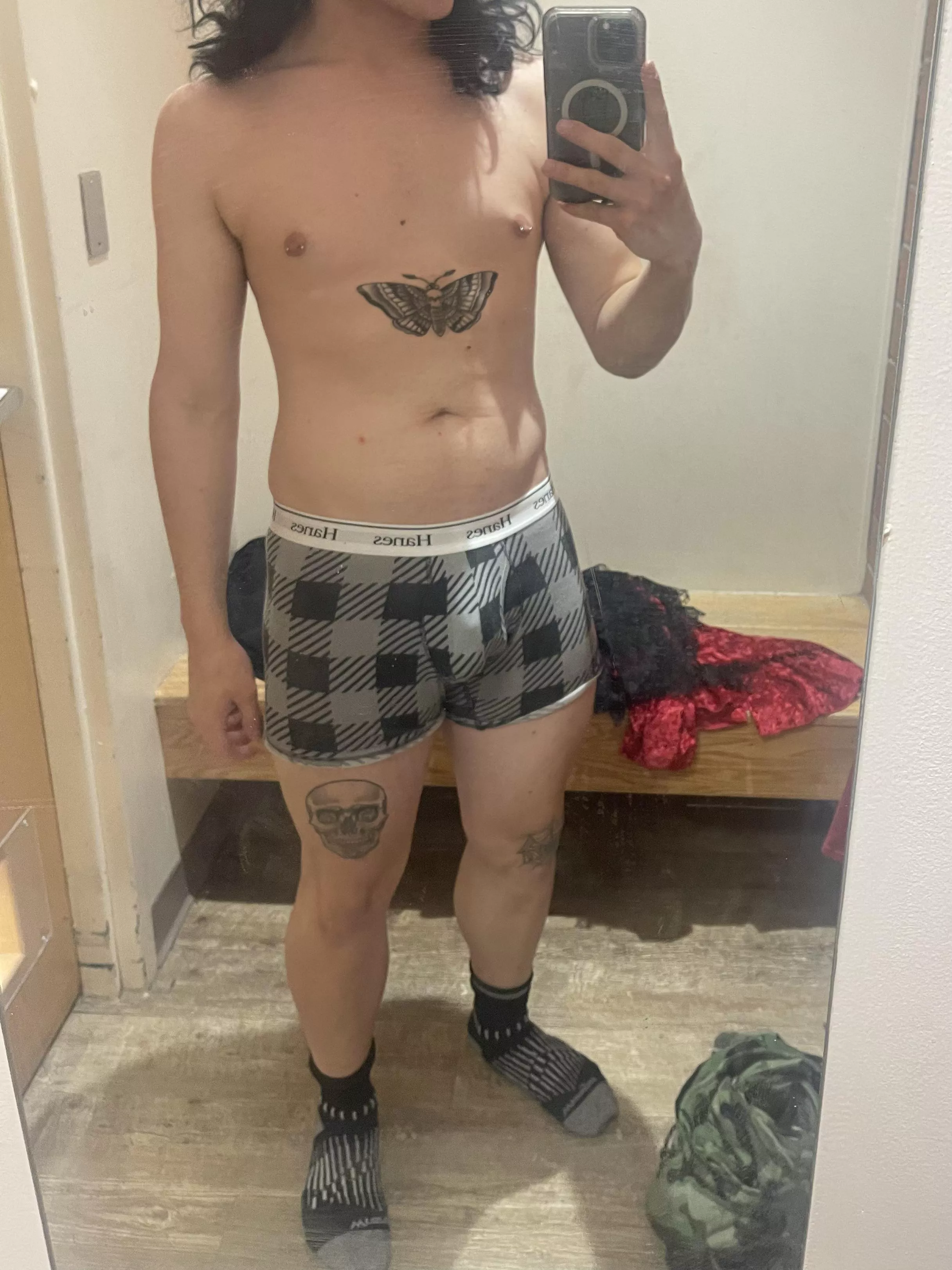 (20) Dressing room posted by MilesMortuary