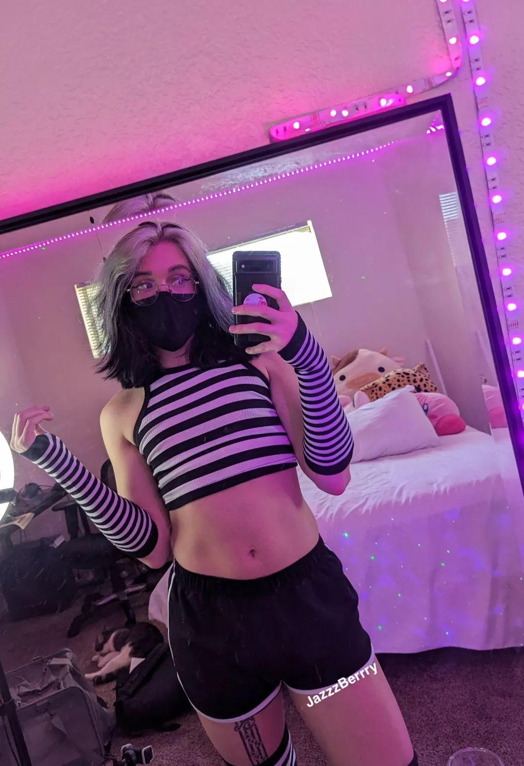 brighten up the beginning of your work week with a cute femboy :3 posted by JazzzBerrry