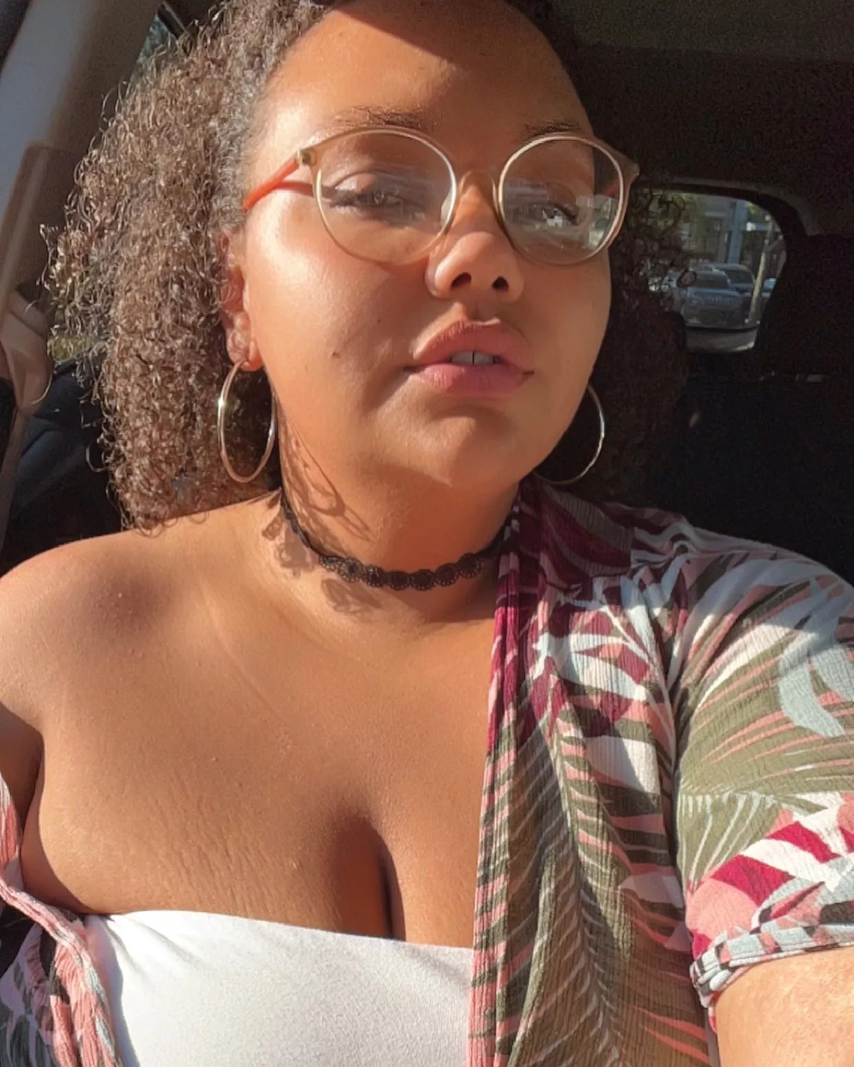 Feeling pretty ✨golden✨ posted by MissHoneyButter46