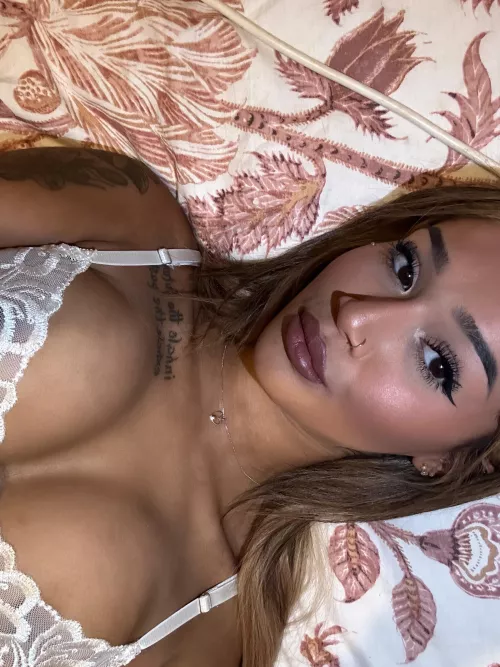 heyyy lovers of sexy selfies by Kennedy_Ellen