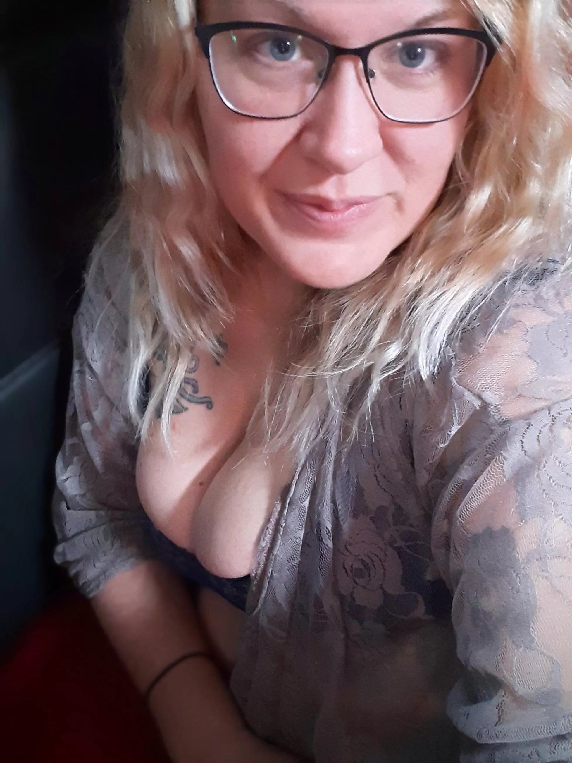 I called in sick today just to spend the day on Reddit 🤫🤭😈 posted by pnkldy0205