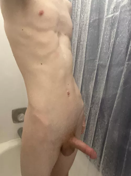 I could use an extra hand in here by hunghoncho-101