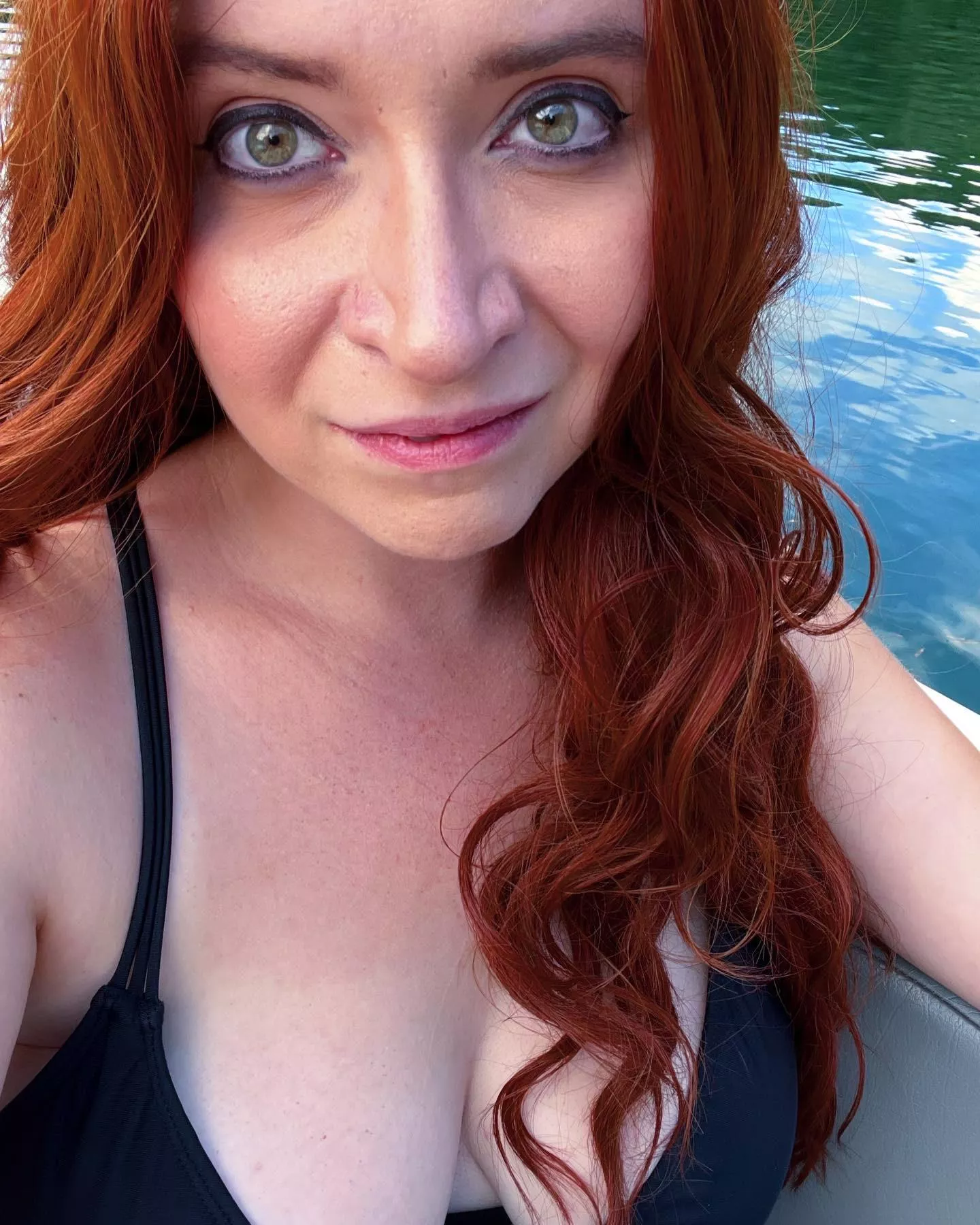 I look best in black posted by Key-Lynx5725