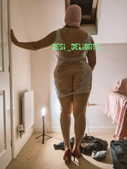 If I spread my brown cheeks would you go 👅 deep? by desi_delights