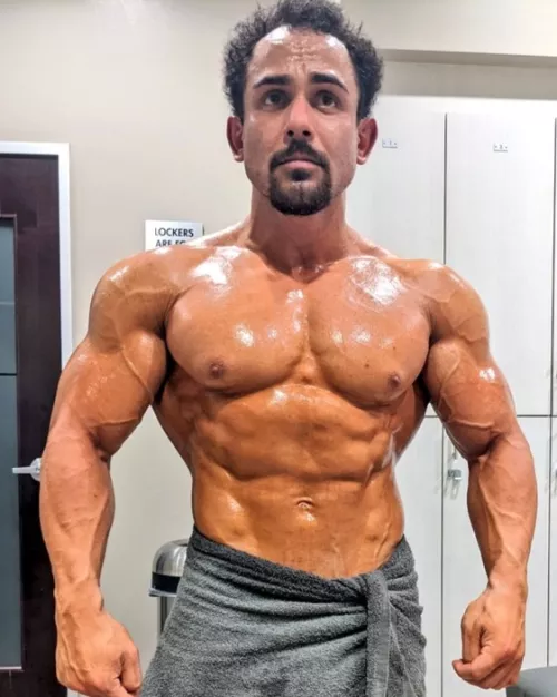 [M] The Pump 💪🏽💦 by BenjiBastian