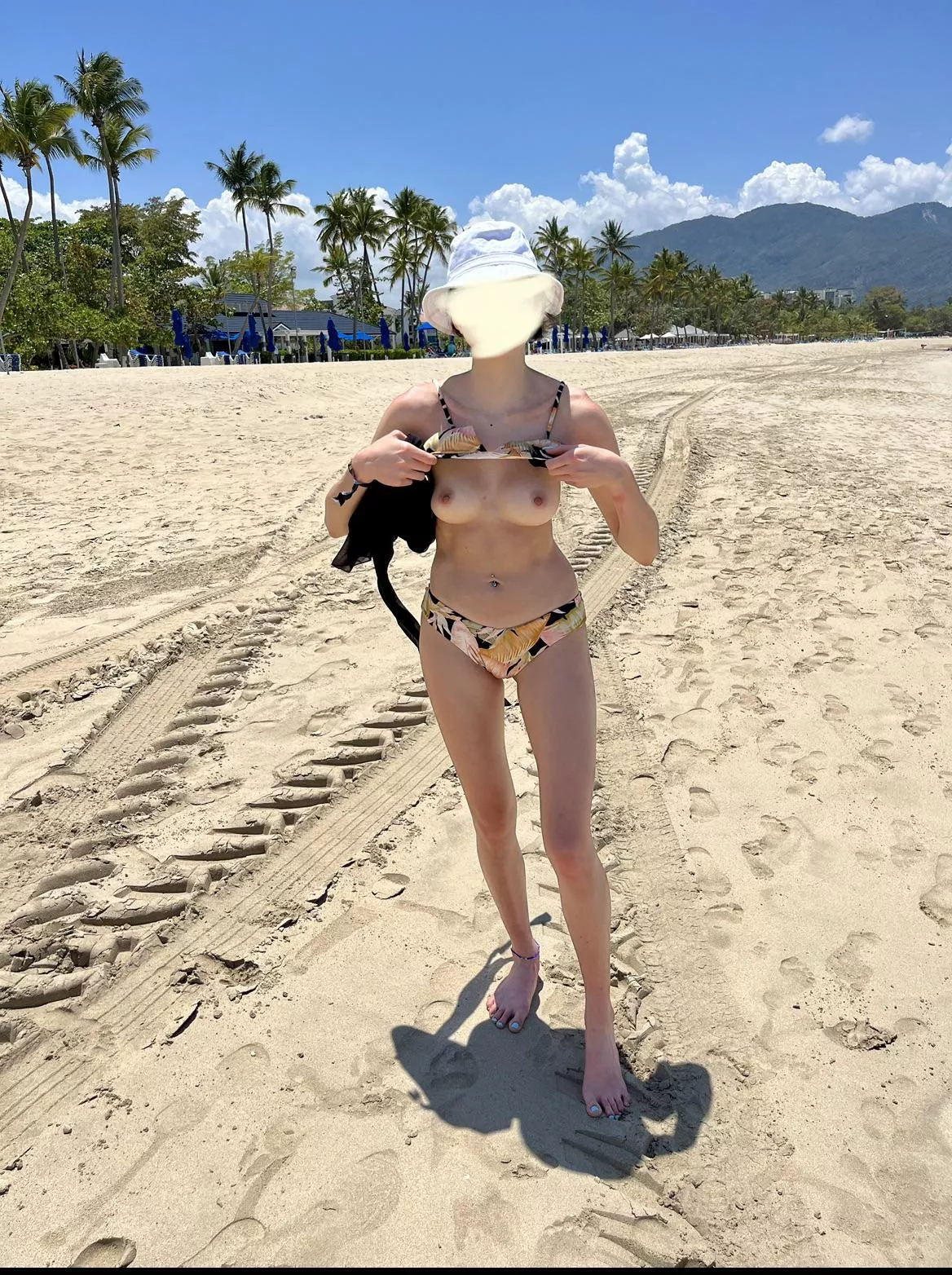 Made two guys day by showing her tits posted by finished-2-this