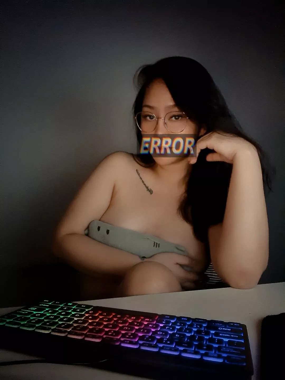 Monday, another day, another slay. Tapos na pasarap sa buhay, work na uleeet! (f) 👩‍💻🥹 posted by Kwhateva