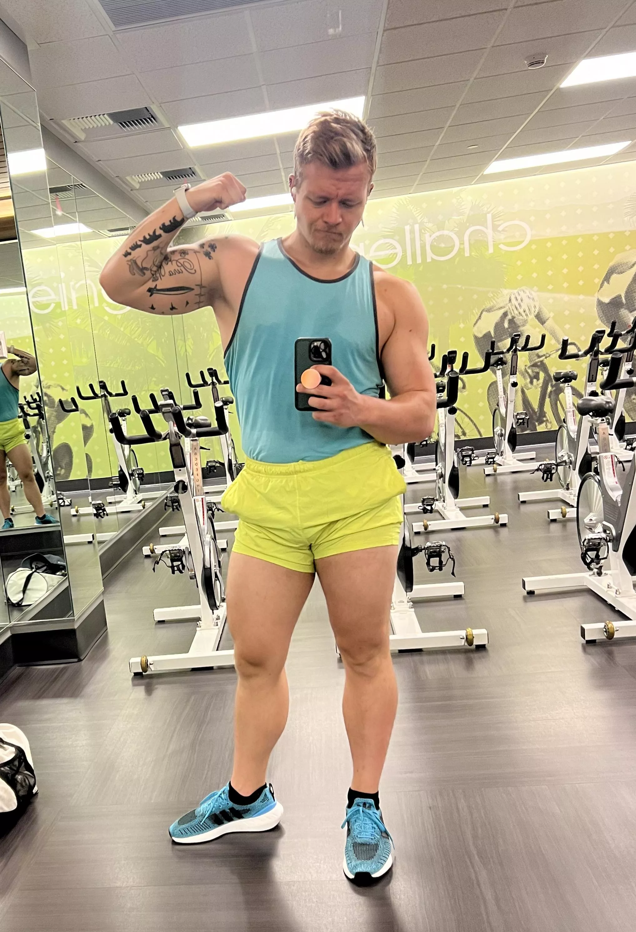 Monday blues won’t keep me away from the gym 💪🏻 posted by Birdfin