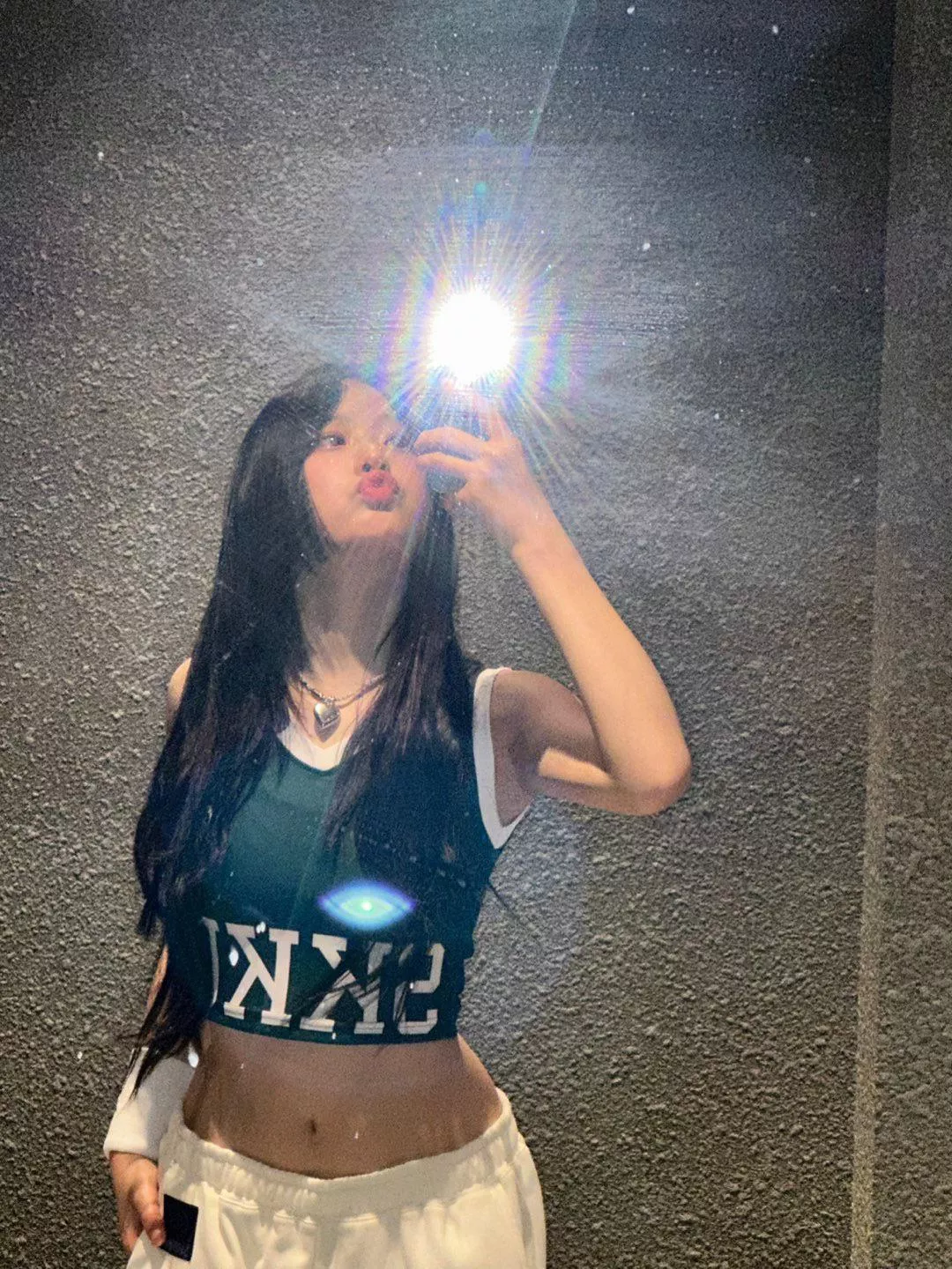 NewJeans - Hanni posted by seeun133