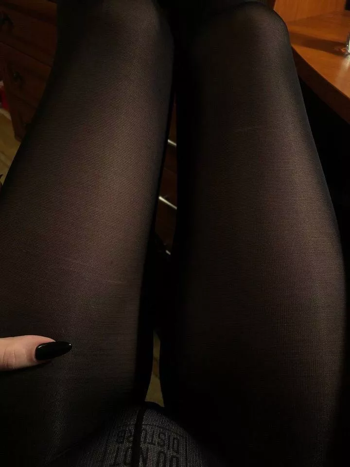 only my legs, only black tights posted by s0phiesapphire