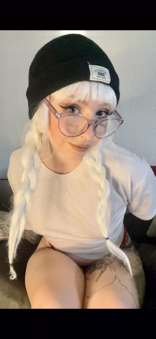 Sometimes I love to show my eyes from under the glasses 🤓 by Jeexesd