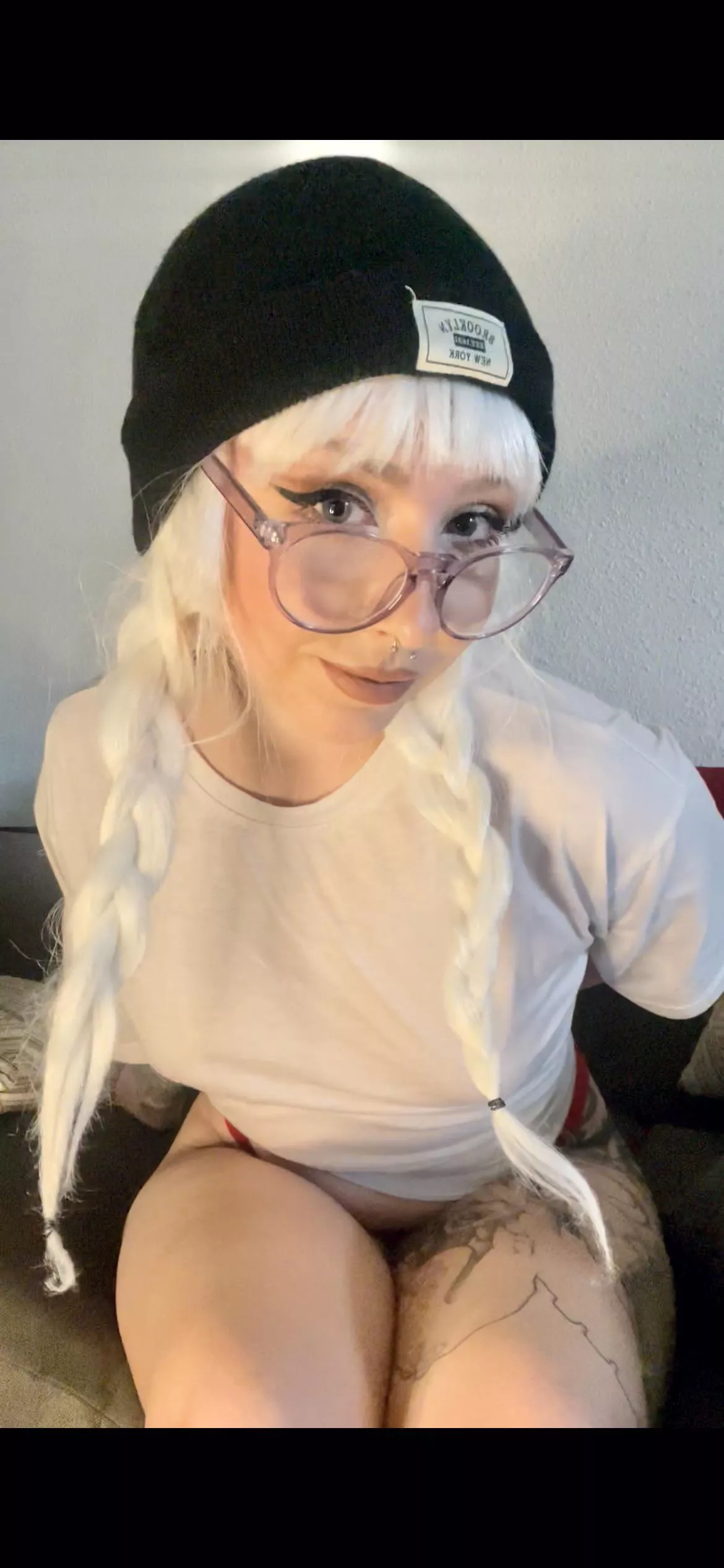 Sometimes I love to show my eyes from under the glasses 🤓 posted by Jeexesd