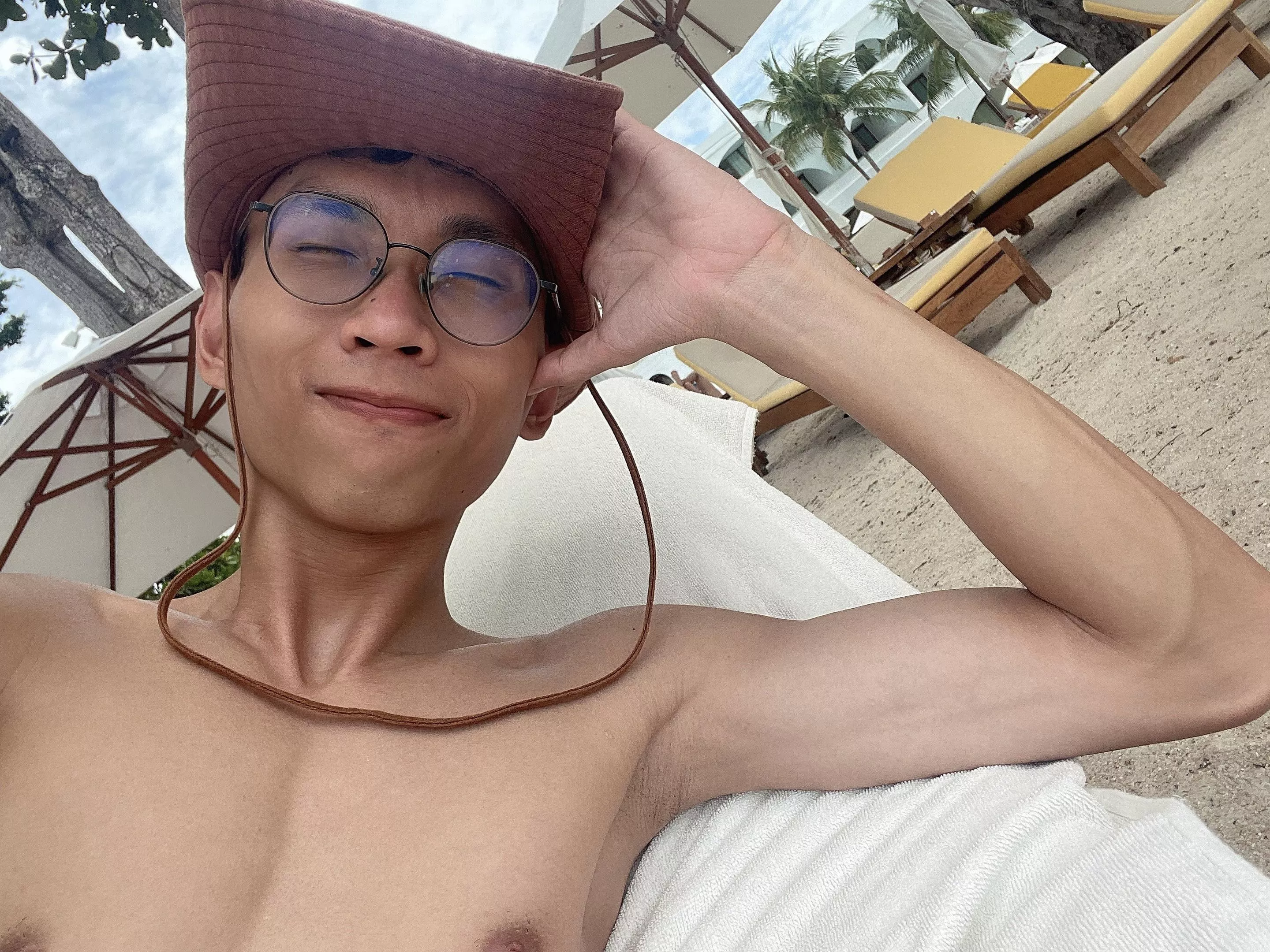 Sunday beach day posted by smallsashimi