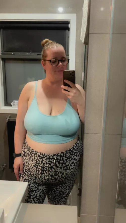 Would you do this 29 year old mum of 4 by Hayleycurvy