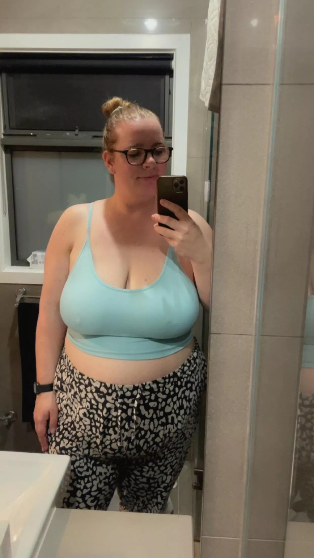 Would you do this 29 year old mum of 4 posted by Hayleycurvy